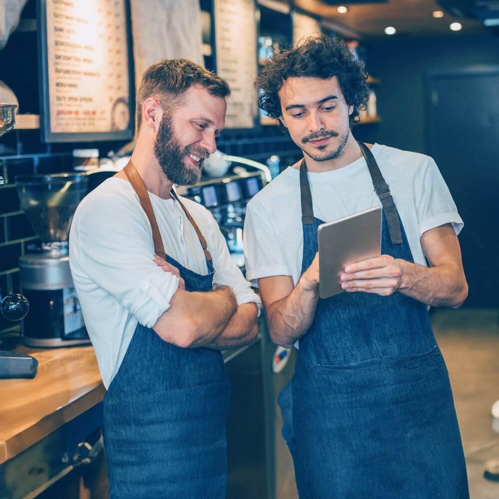 Der Digitale Assistent aleno bringt in Restaurants und Hotels alle relevanten Informationen in Echtzeit und system- und standortübergreifend auf einen Blick zusammen.