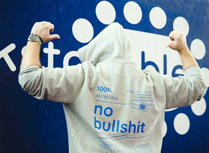 freakstotable-small freakstotable-small